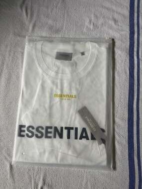 Fear of God Essentials 3D Silicon Applique Boxy Tee Shirt White XL